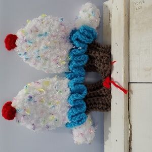 Handmade Crochet White and Turquoise Cupcake Mittens Size Toddler NWOT